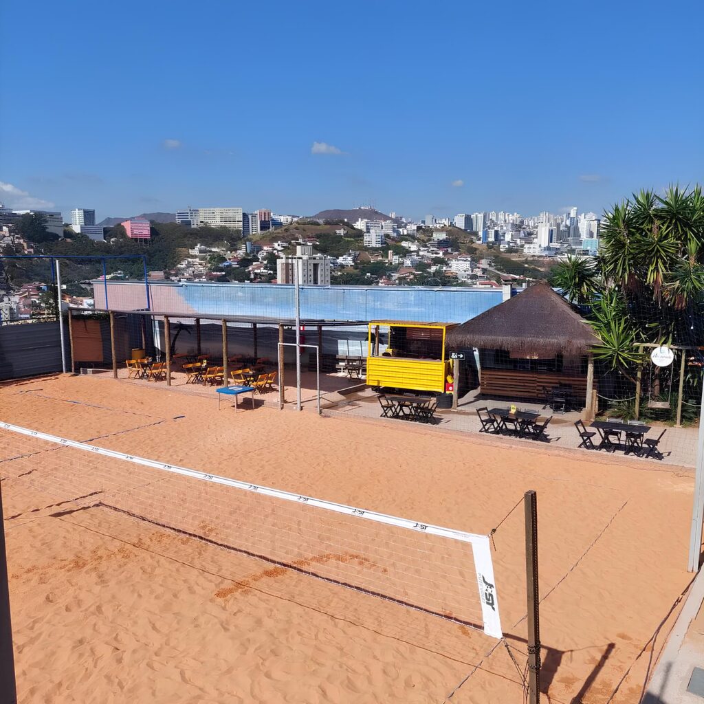 Quadras de Areia e quiosque da Arena BH Beach